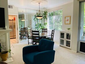 1375 Kelton Ave, Unit 203 in Los Angeles, CA - Building Photo - Building Photo