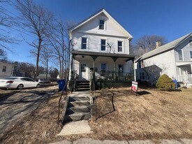 203 W Main St in Middletown, NY - Building Photo
