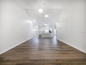 6629 Pineview Terrace, Unit 5-20 in Bradenton, FL - Foto de edificio - Building Photo