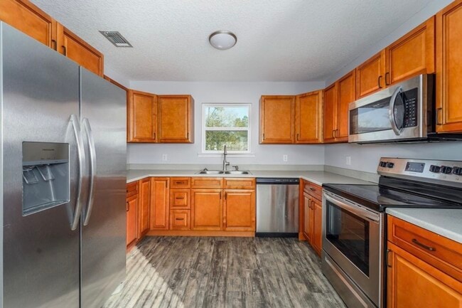 5860 Ridge Rd, Unit A in Blackshear, GA - Building Photo - Building Photo