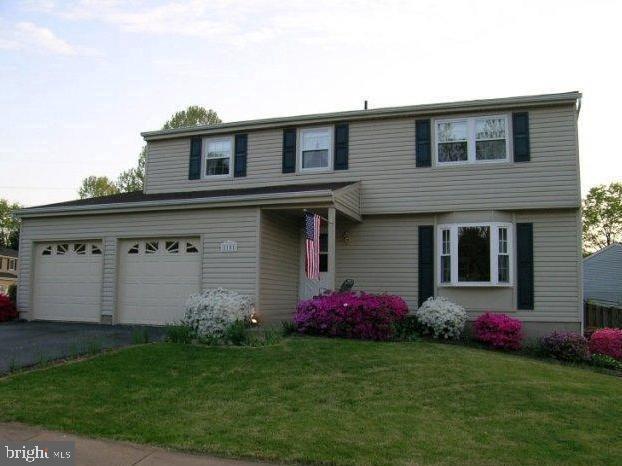 1101 Wintrol Ct in Herndon, VA - Building Photo