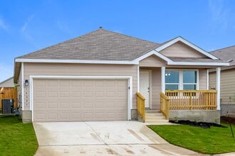 14023 Southton Basin in San Antonio, TX - Building Photo - Building Photo