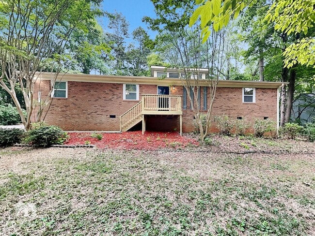 property at 2009 Dove Dr