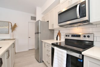 Hillview Apartments in Ottawa, ON - Building Photo - Building Photo