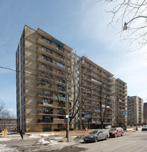 Seabreezes Apartment in Toronto, ON - Building Photo - Building Photo