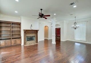 520 Falling Water Cir in Bossier City, LA - Building Photo - Building Photo