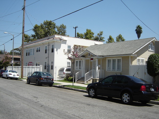 2310 Ellendale Pl in Los Angeles, CA - Foto de edificio - Building Photo