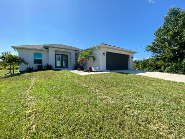126 Smallwood Rd in Rotonda West, FL - Building Photo - Building Photo