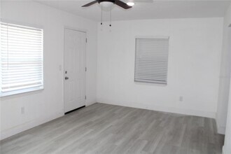 6101 Dublin Dr in New Port Richey, FL - Building Photo - Building Photo