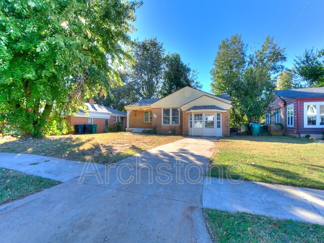 property at 228 SW 46th St