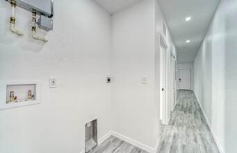 739 Pineville Ln in Lakeland, FL - Foto de edificio - Building Photo