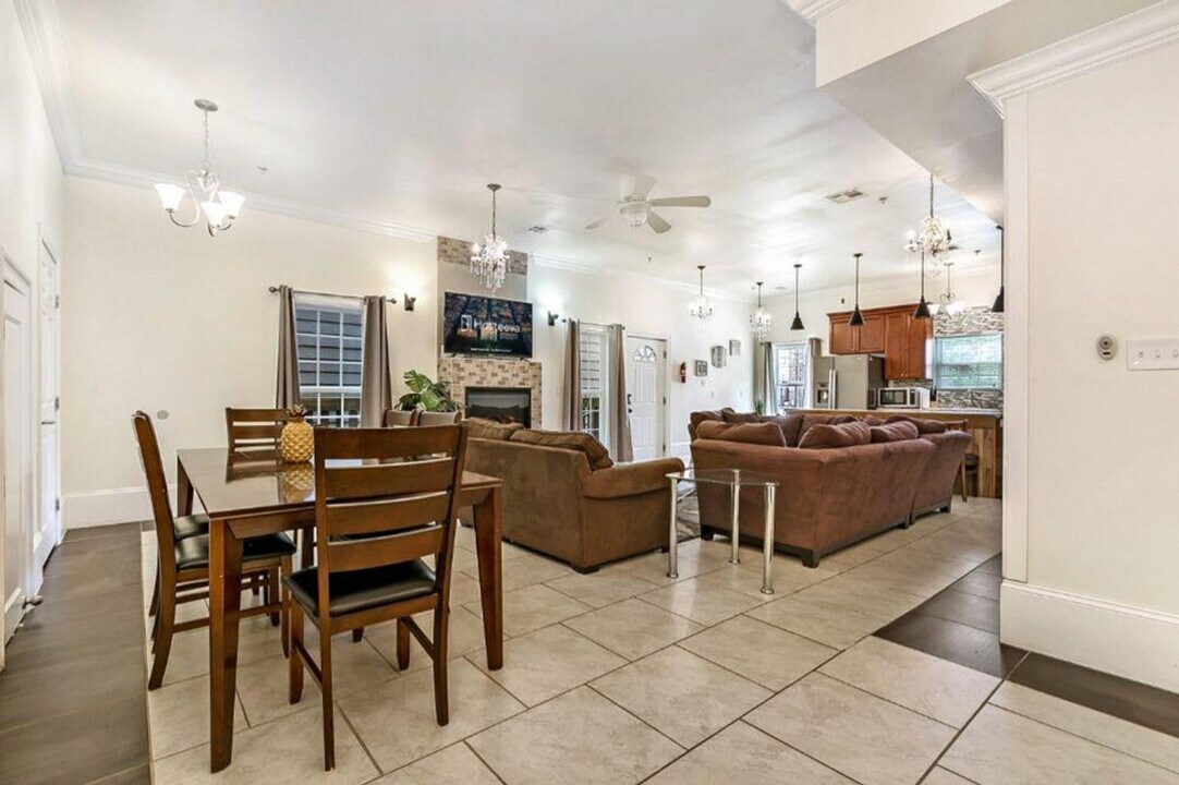 1818 Carondelet St in New Orleans, LA - Building Photo