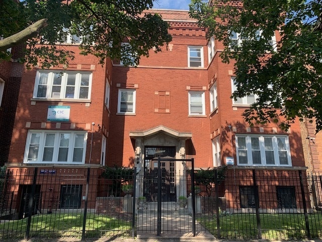 property at 6528 S Greenwood Ave