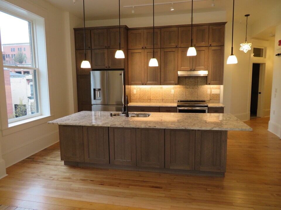 329 Jay St, Unit 204 in La crosse, WI - Foto de edificio