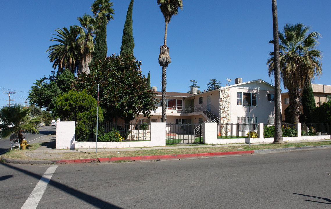 14847 Erwin St in Van Nuys, CA - Building Photo