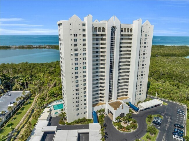 property at 5550 Heron Point Dr