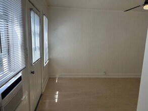 1114 4/5 Tamarind Ave, Unit 1116 in Los Angeles, CA - Building Photo - Building Photo