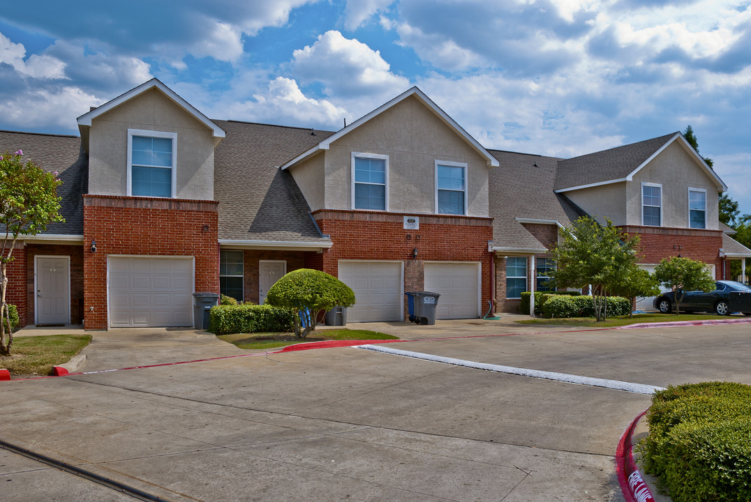 Bachon Townhomes Photo