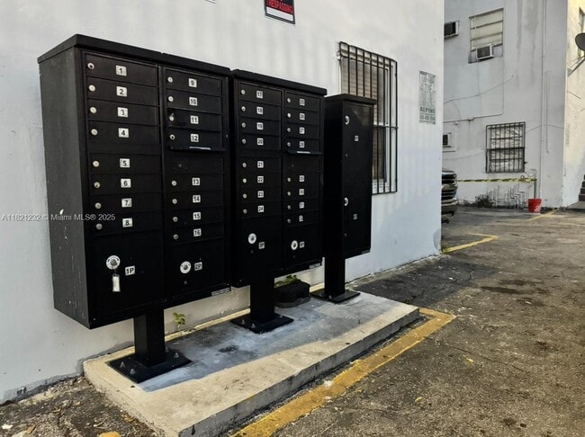 1601 NW 62nd St in Miami, FL - Building Photo - Building Photo