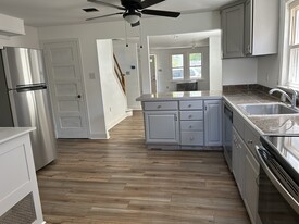 16 S Main St, Unit Apt 2 in Phoenixville, PA - Building Photo