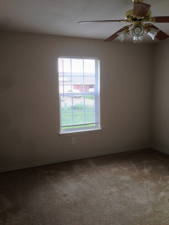 10228 Lilac Ln in Waco, TX - Building Photo