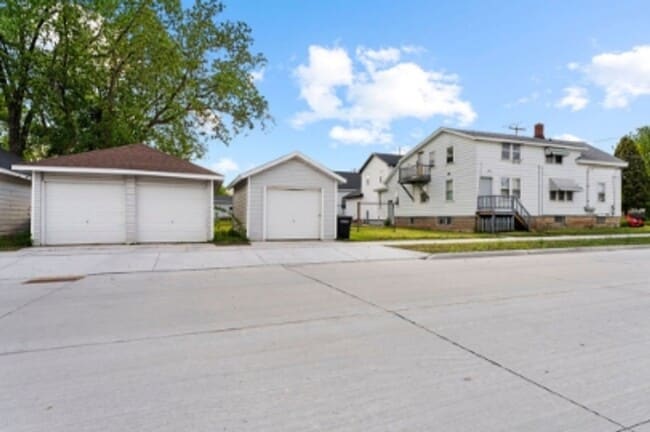 property at 503 W 5th Ave