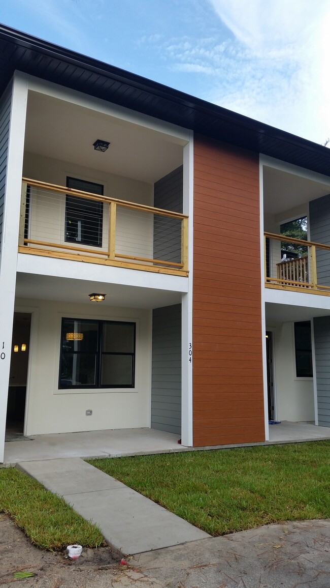 304 NW 15th Ter, Unit 10 in Gainesville, FL - Building Photo - Building Photo