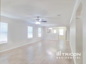 8027 Abbotts Pointe in San Antonio, TX - Building Photo - Building Photo