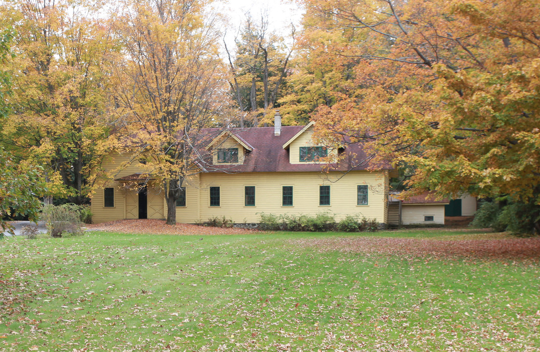 18 Sagamore Rd in Bolton Landing, NY - Building Photo