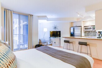 21 Nelson St in Toronto, ON - Building Photo - Building Photo