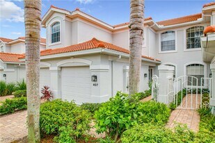 2140 Arielle Dr in Naples, FL - Building Photo