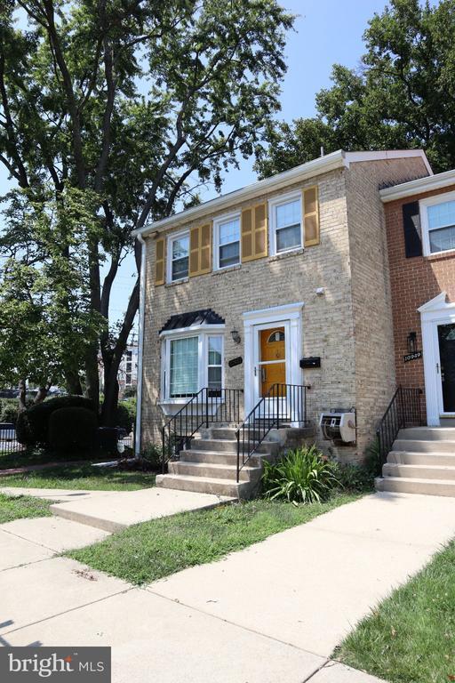 property at 10951 Amherst Ave