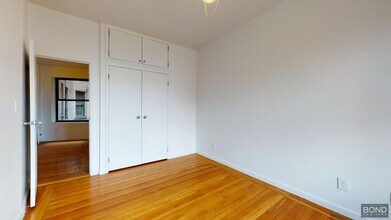 78 W 11th St in New York, NY - Building Photo - Building Photo