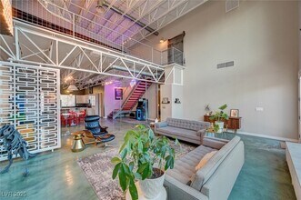 5096 Thunder River Cir in Las Vegas, NV - Building Photo - Building Photo