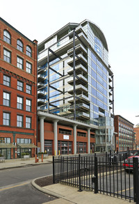 Pinnacle Condominiums in Cleveland, OH - Foto de edificio - Building Photo