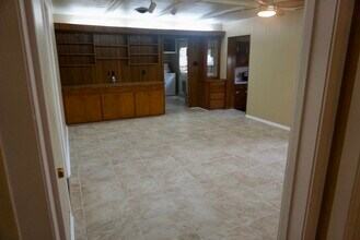 317 E Langley Blvd in Universal City, TX - Building Photo - Building Photo