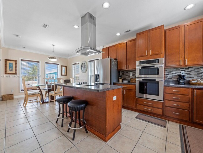 215 Allen Ave in Key Largo, FL - Building Photo - Building Photo