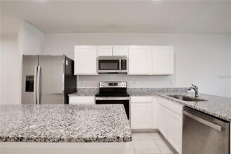 421 Sedgewick Dr in Davenport, FL - Building Photo - Building Photo