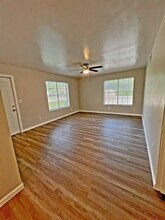 9404 Grannis St in Houston, TX - Building Photo - Building Photo