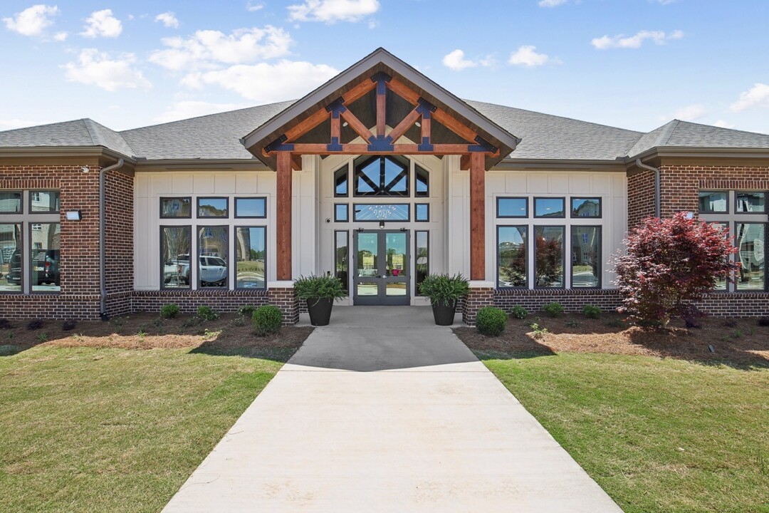 Allora Creekbend in Fairburn, GA - Building Photo