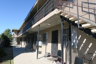 Magnolia Apartments in Los Angeles, CA - Building Photo - Other