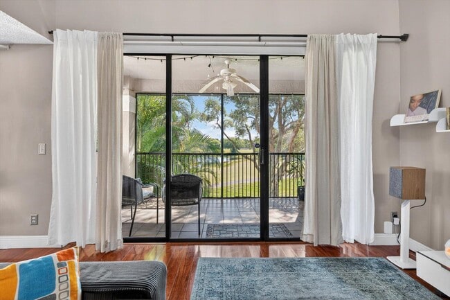 301 SW 158th Terrace in Pembroke Pines, FL - Building Photo - Building Photo