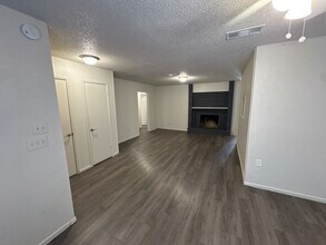 6983 Cox Ln in Fort Worth, TX - Building Photo - Building Photo