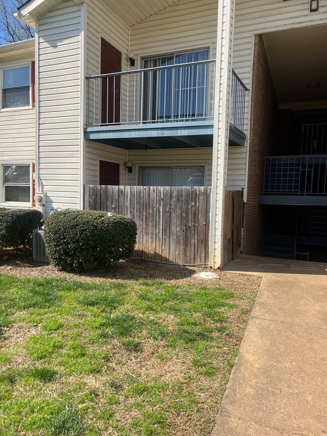 7984 Shady Oak Trail