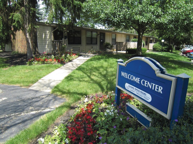 The Meadows in Pickerington, OH - Building Photo - Building Photo