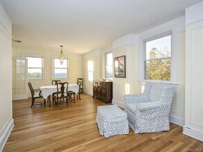 120 Prospect Ave in Sea Cliff, NY - Building Photo - Building Photo