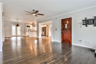 302 Driftwood Terrace in Decatur, GA - Building Photo - Building Photo