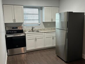 1334 Alton Rd in Miami Beach, FL - Building Photo - Building Photo