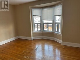 176 Westmount Ave in Toronto, ON - Building Photo