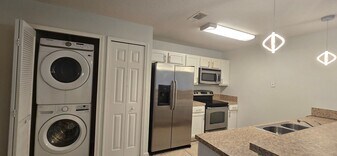 6915 Ortega Woods Dr in Jacksonville, FL - Building Photo